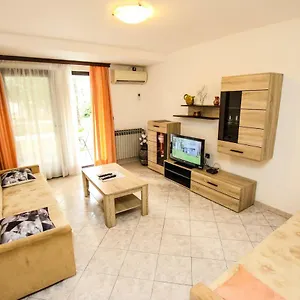 Carolina 4 Seasons , Porec Croazia